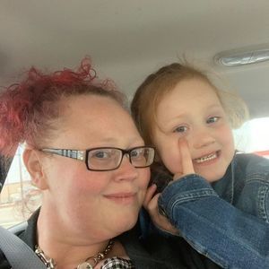 Meet your Posher, Lora